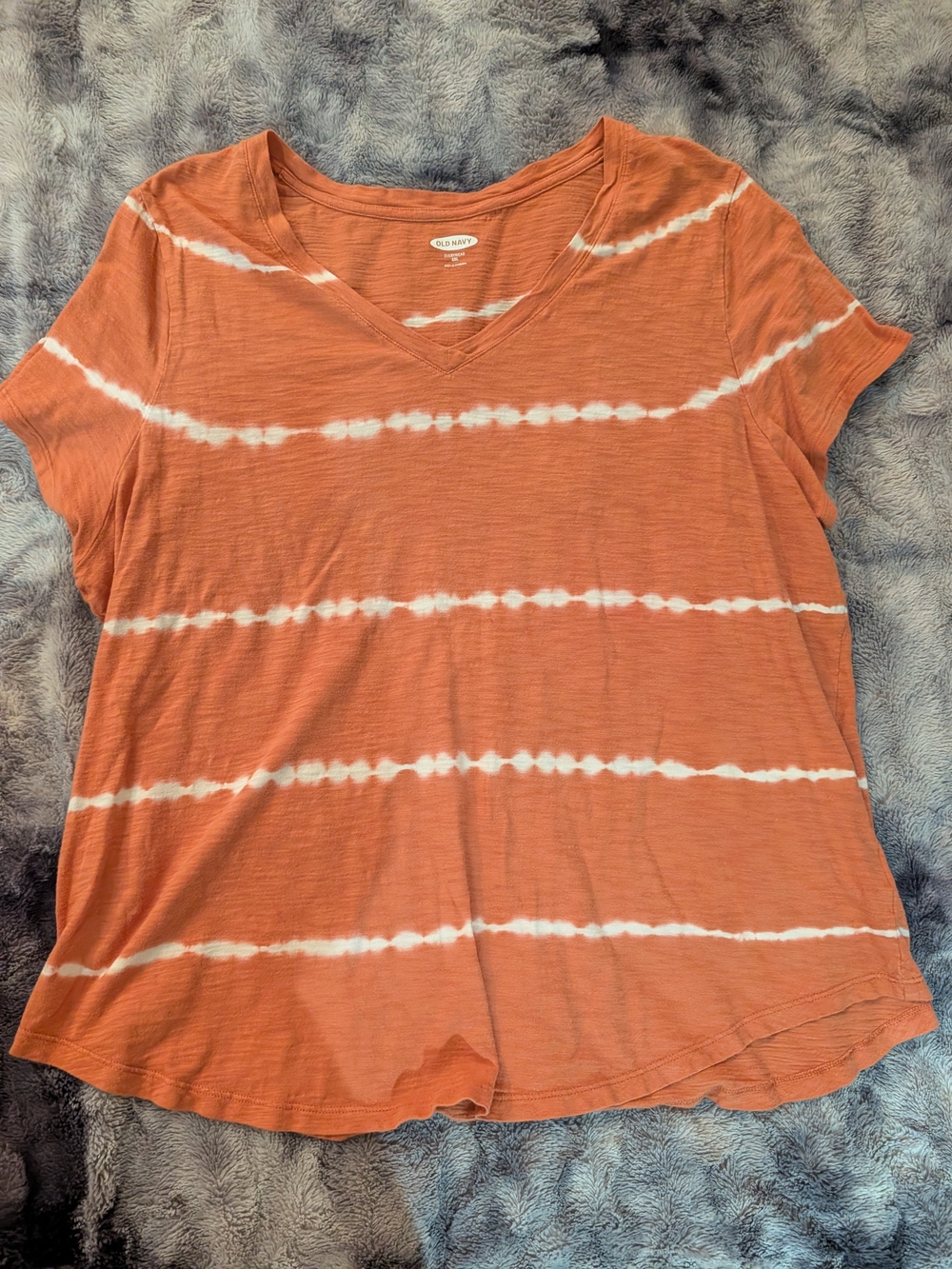 Old Navy Women's Rust Tie-Dye V-Neck Tee